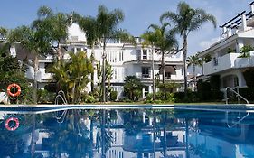 Apartamentos y casas SERINAMAR- Banús, Marbella